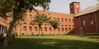 Top 10 Commerce colleges in India 2024